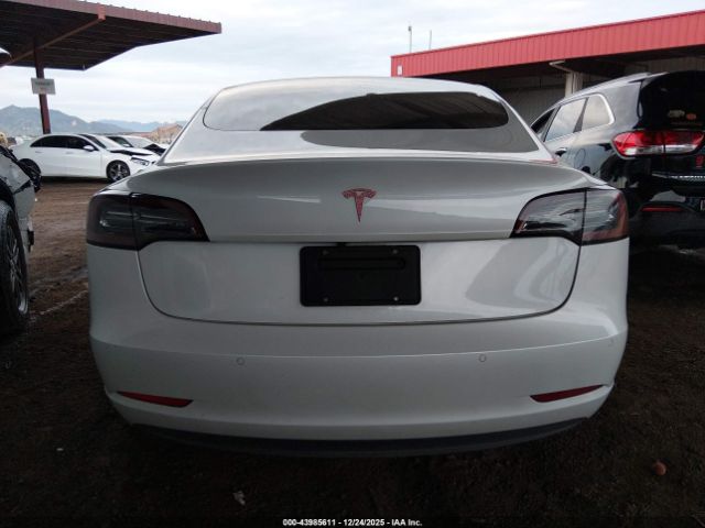 Tesla Model 3 Image 13
