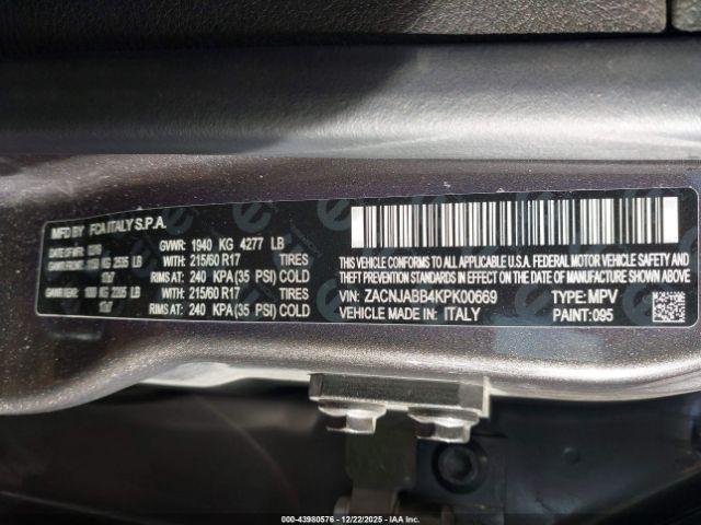 Jeep Renegade Latitude Fwd Image 5