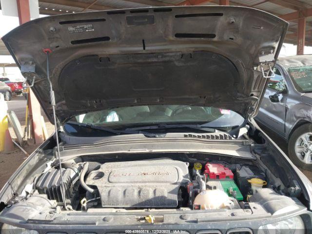 Jeep Renegade Latitude Fwd Image 14