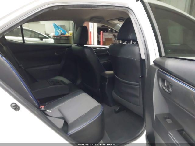 Toyota Corolla Se Image 9