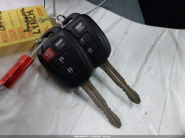 Toyota Corolla Se Image 12