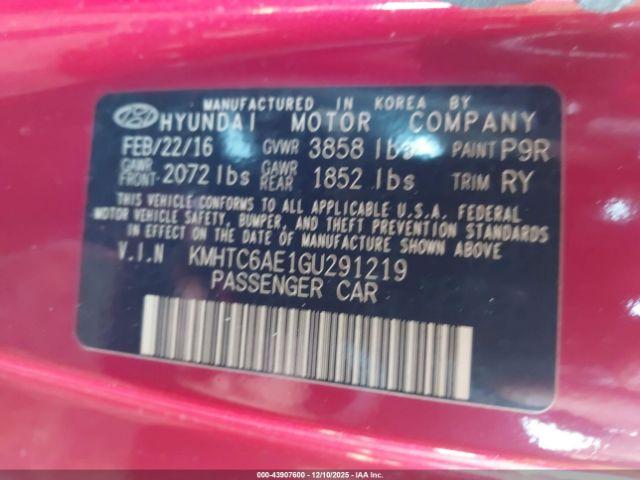 Hyundai VELOSTER Turbo Image 8