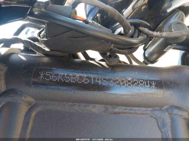 Indian Motorcycle Co Scout Sixty Bobber Limited Image 9