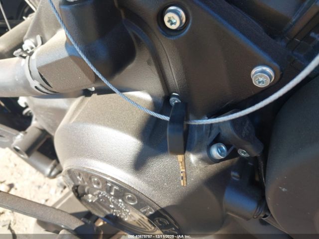 Indian Motorcycle Co Scout Sixty Bobber Limited Image 10