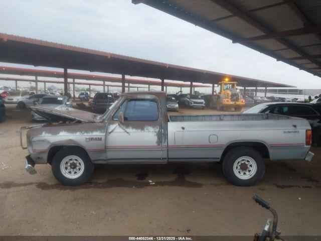 Dodge D-series Image 12