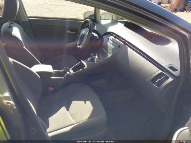 Toyota Prius Three Image 12