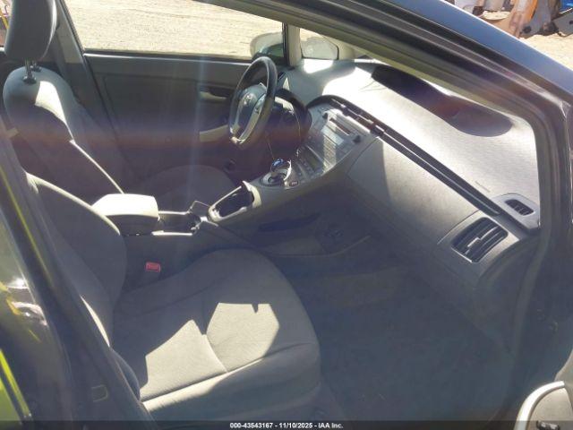 Toyota Prius Three Image 12