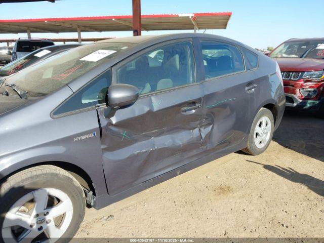 Toyota Prius Three Image 4