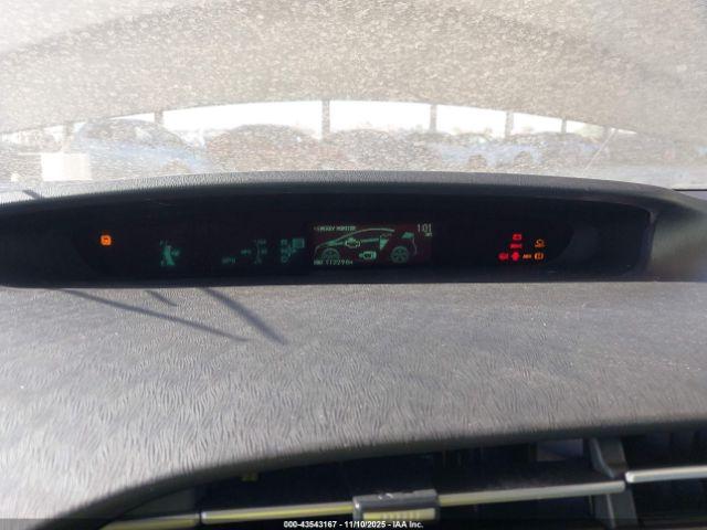 Toyota Prius Three Image 3