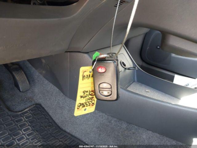 Toyota Prius Three Image 13