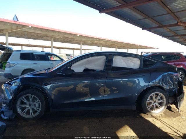 Tesla Model Y Long Range Dual Motor All-wheel Drive Image 14