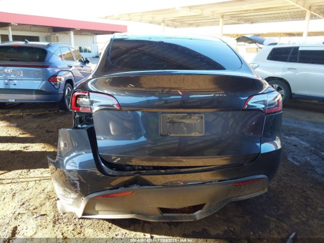 Tesla Model Y Long Range Dual Motor All-wheel Drive Image 11