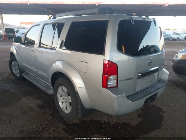 Nissan Pathfinder Le Image 8