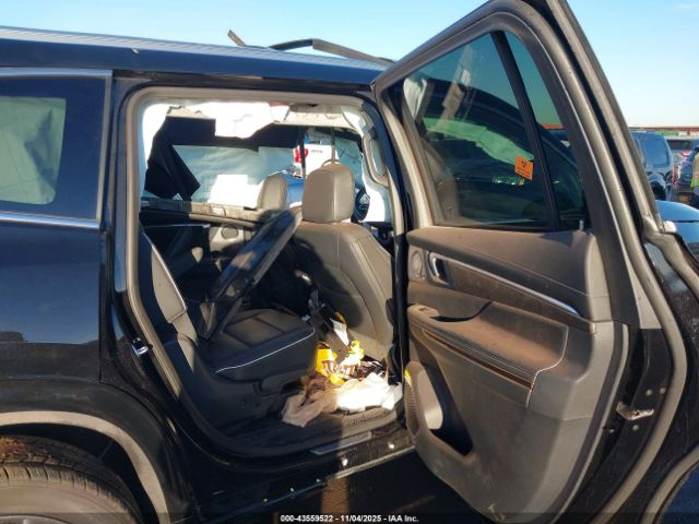 Buick Enclave Avenir Fwd Image 3