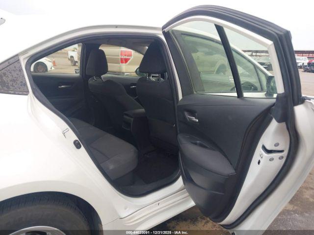 Toyota Corolla Hybrid Le Image 9