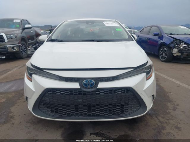 Toyota Corolla Hybrid Le Image 11