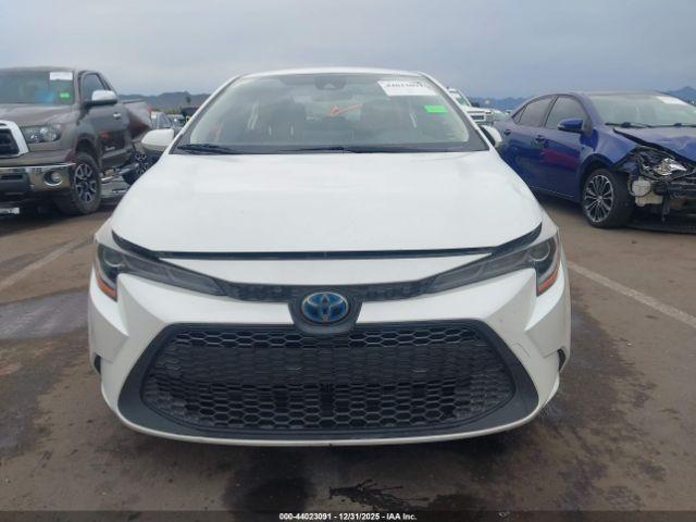 Toyota Corolla Hybrid Le Image 11