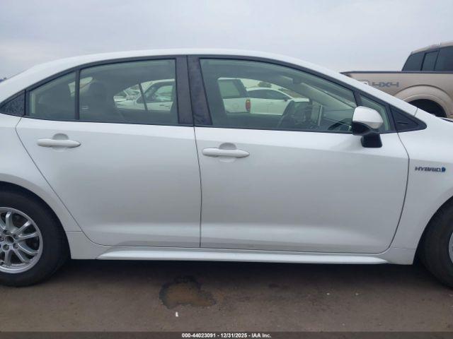 Toyota Corolla Hybrid Le Image 10