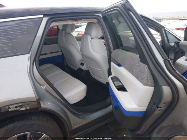 Cadillac Optiq Luxury 2 Awd Image 2