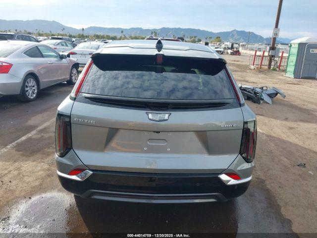 Cadillac Optiq Luxury 2 Awd Image 17