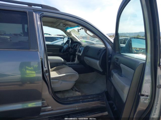 Toyota Sequoia Sr5 5.7l V8 Image 9