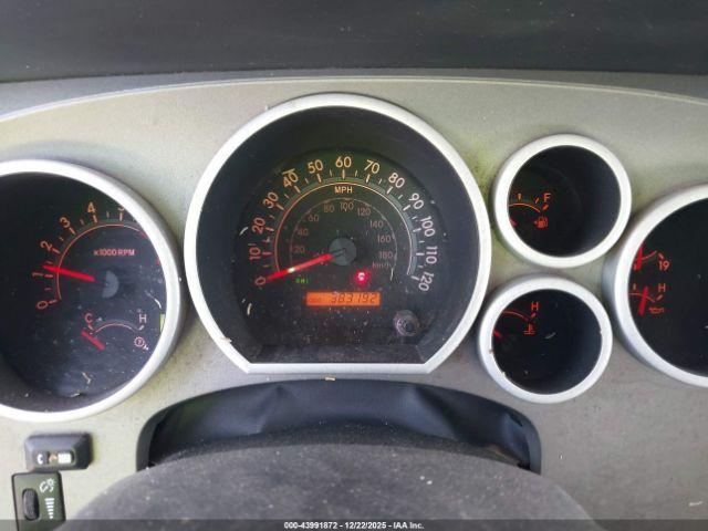 Toyota Sequoia Sr5 5.7l V8 Image 4