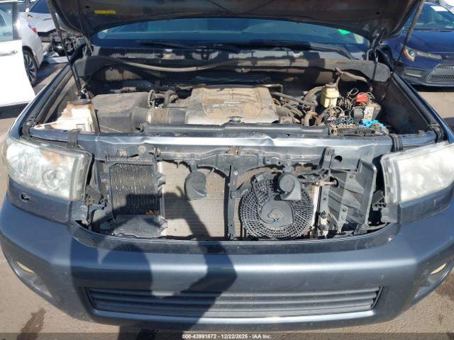 Toyota Sequoia Sr5 5.7l V8 Image 12