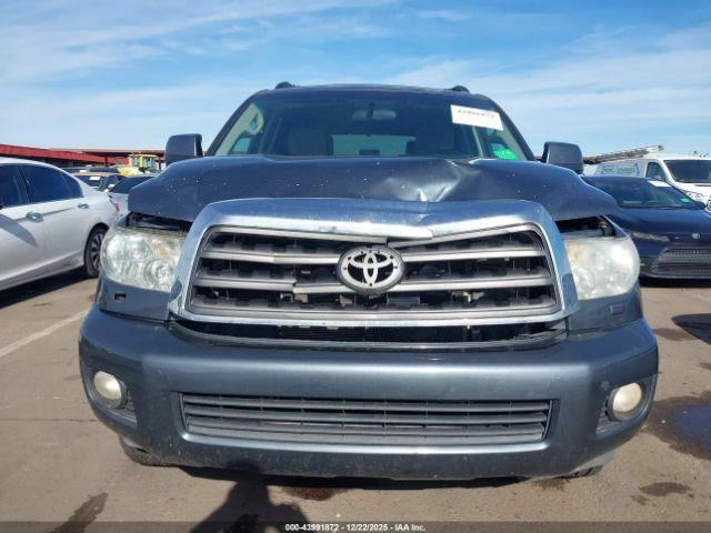 Toyota Sequoia Sr5 5.7l V8 Image 13