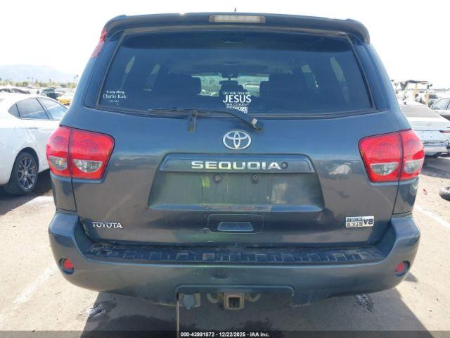 Toyota Sequoia Sr5 5.7l V8 Image 10