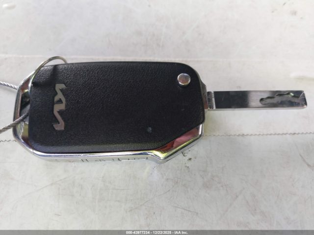 Kia Forte Fe Image 2