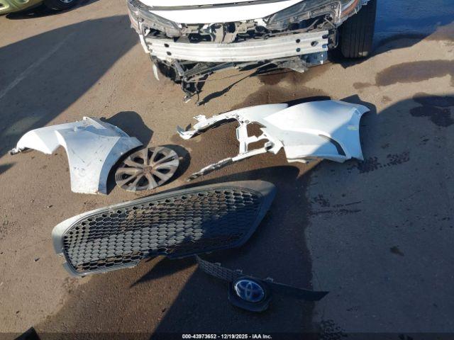 Toyota Corolla Hybrid Le Image 15