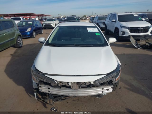 Toyota Corolla Hybrid Le Image 14