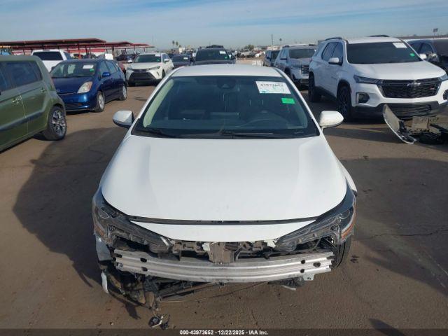 Toyota Corolla Hybrid Le Image 14