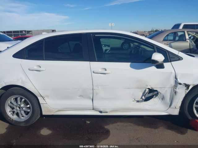 Toyota Corolla Hybrid Le Image 11
