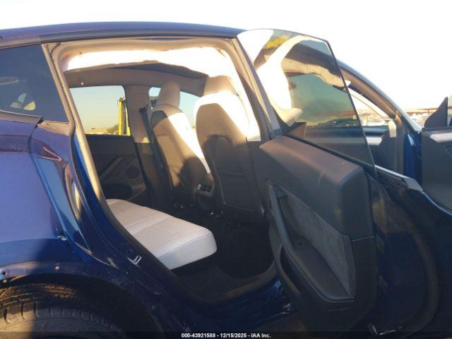 Tesla Model Y Image 7