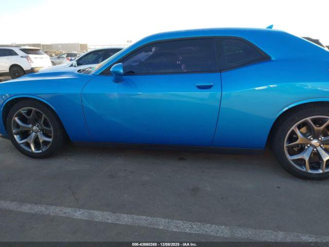 Dodge Challenger Sxt Plus Image 2