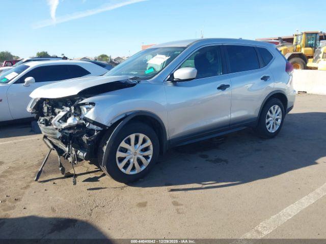 Nissan Rogue S Image 3