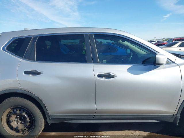 Nissan Rogue S Image 10