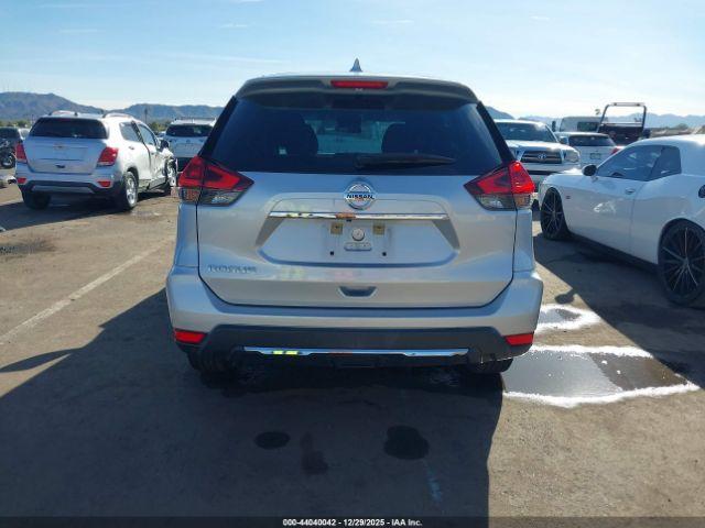 Nissan Rogue S Image 13