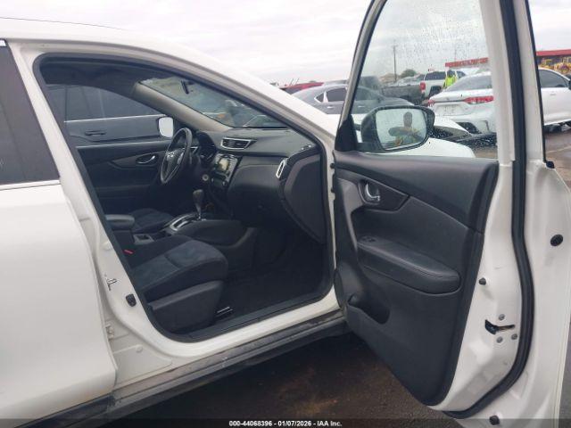 Nissan Rogue S Image 8