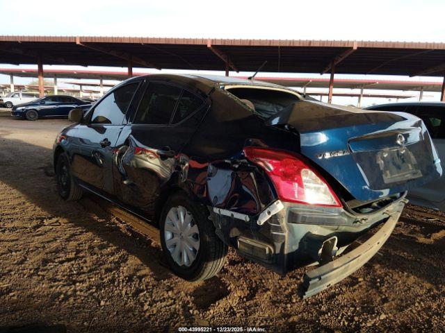 Nissan Versa 1.6 S Image 2