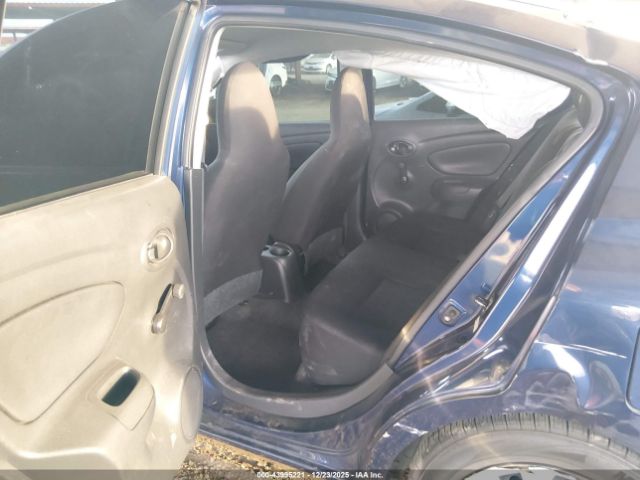 Nissan Versa 1.6 S Image 3