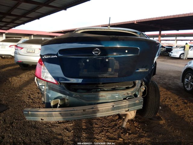 Nissan Versa 1.6 S Image 12