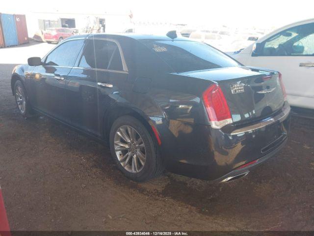 Chrysler 300c Image 15