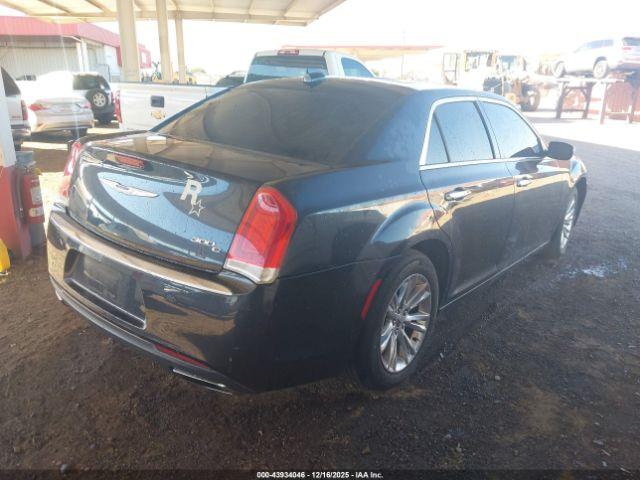 Chrysler 300c Image 5