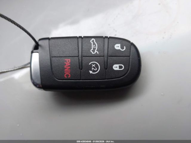 Chrysler 300c Image 4