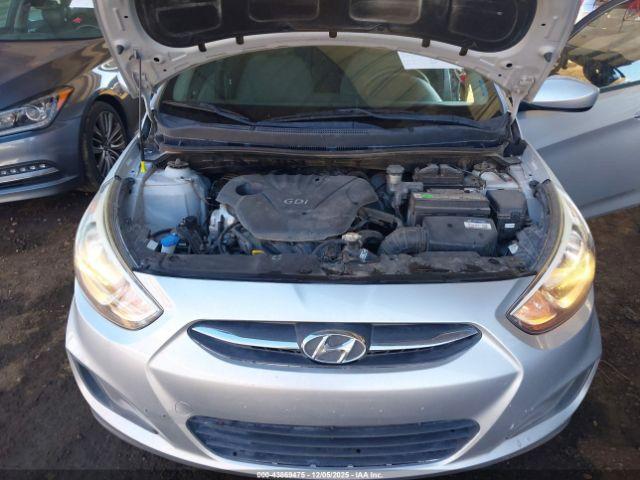 Hyundai ACCENT Gls Image 12