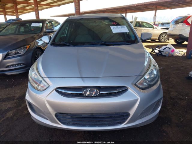 Hyundai ACCENT Gls Image 17