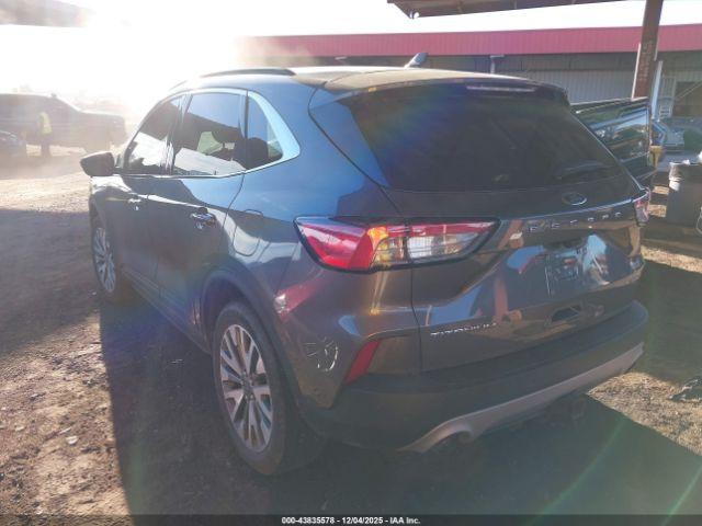 Ford Escape Titanium Image 17