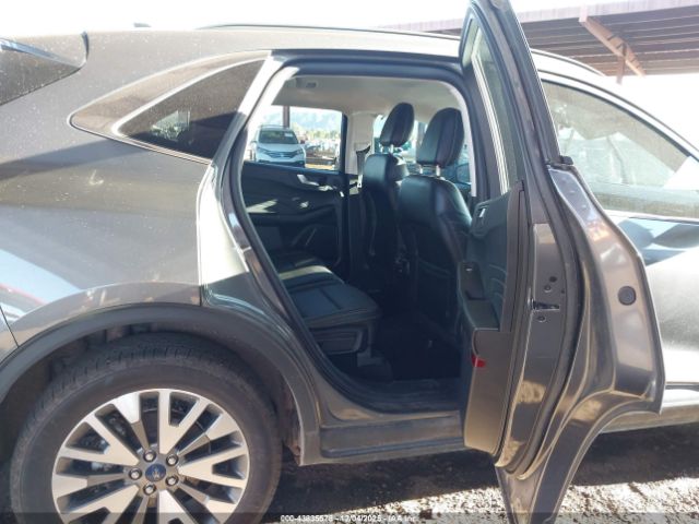 Ford Escape Titanium Image 2